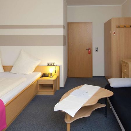 Hotel Garni Am Goetheplatz Bad Münster am Stein-Ebernburg Rum bild