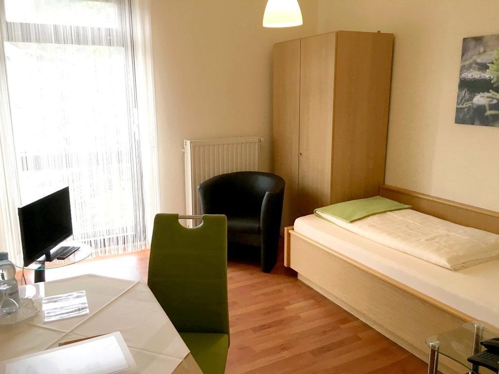 Hotel Garni Am Goetheplatz Bad Münster am Stein-Ebernburg Exteriör bild